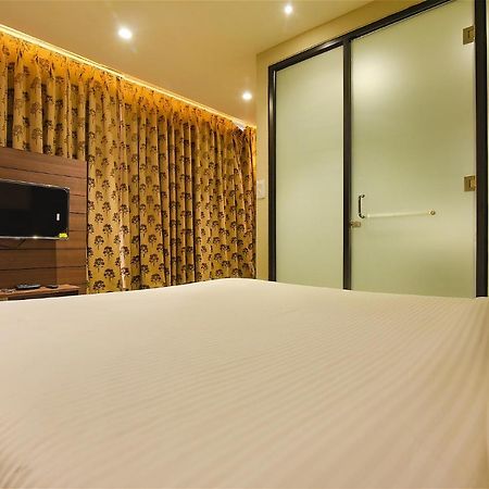 Fabhotel Eros 282 - Nr Sreebhumi Liluāh Eksteriør bilde
